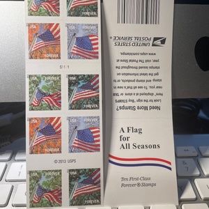 Mint US Flags Booklet Pane of 20   Scott# 4648b (MNH)